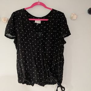 Universal Thread wrap top short sleeve XXL